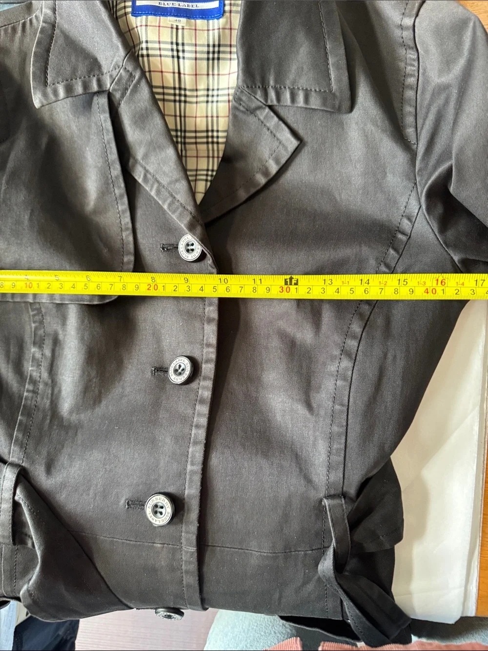 Burberry Black Classic Trench Coat with Signature Check Lining - Picture 9 of 15